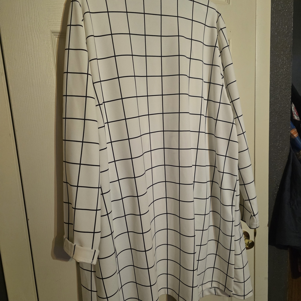MELLODAY White and Black Grid Blazer - Picture 2 of 4